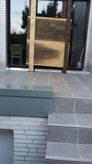 Dachdecker/Balkonsanierung / Fliesenbelag / Terassenanschlussprofil