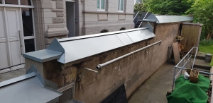 Dachdecker / Vordachverkleidung