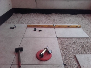 Dachdecker/Balkonsanierung / Feinsteinzeug 60x60cm / Abdichtung